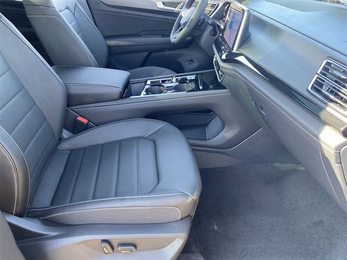 New 2026 Volkswagen Atlas Cross Sport SEL R-Line image 8