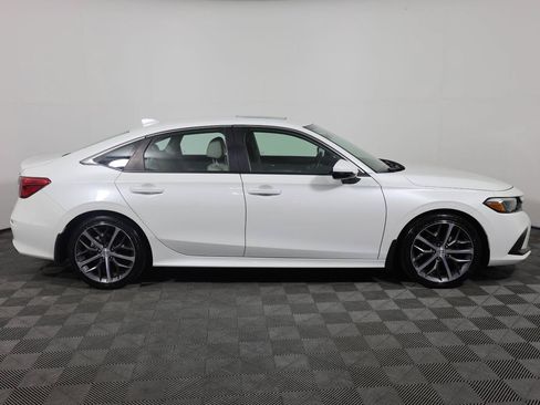 Used 2023 Honda Civic Touring image 4