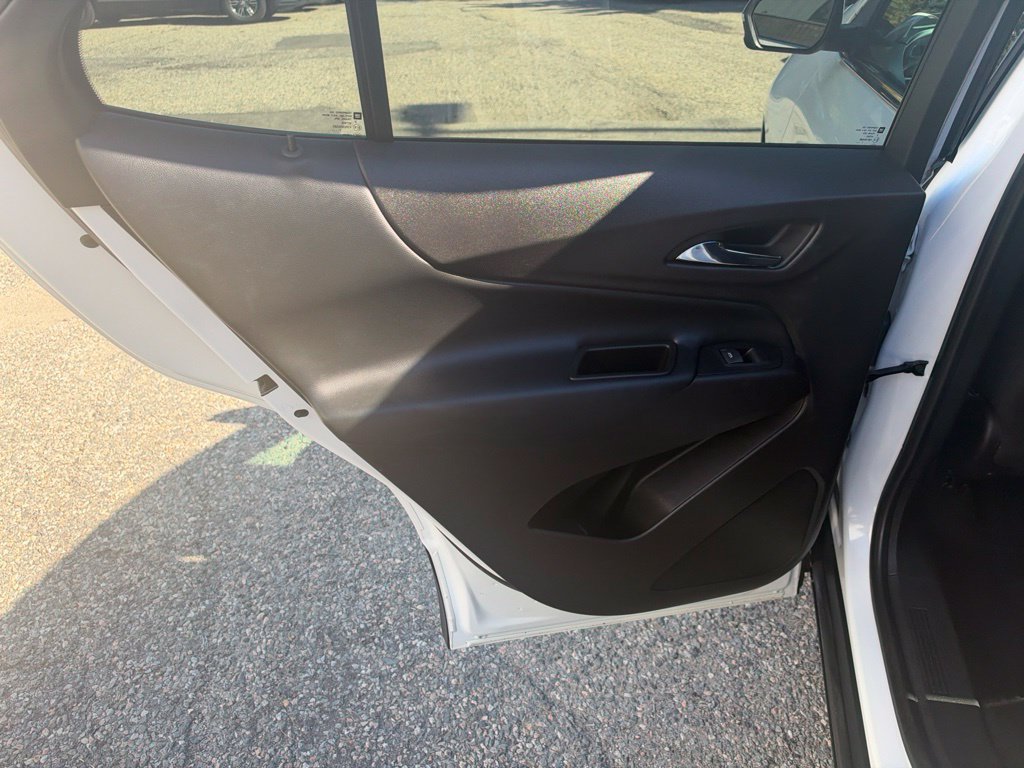 Used 2018 Chevrolet Equinox LT FWD image 16