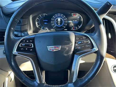 Used 2020 Cadillac Escalade Luxury image 21