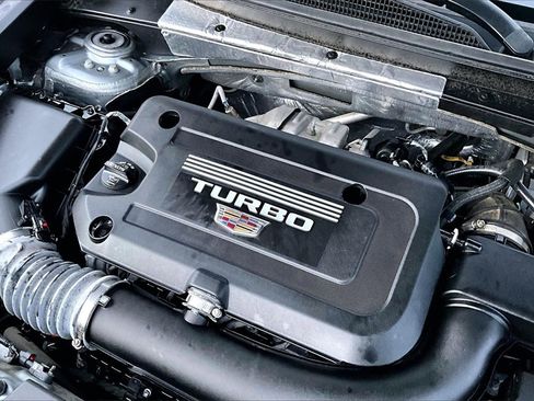 Used 2024 Cadillac XT4 Premium Luxury image 30