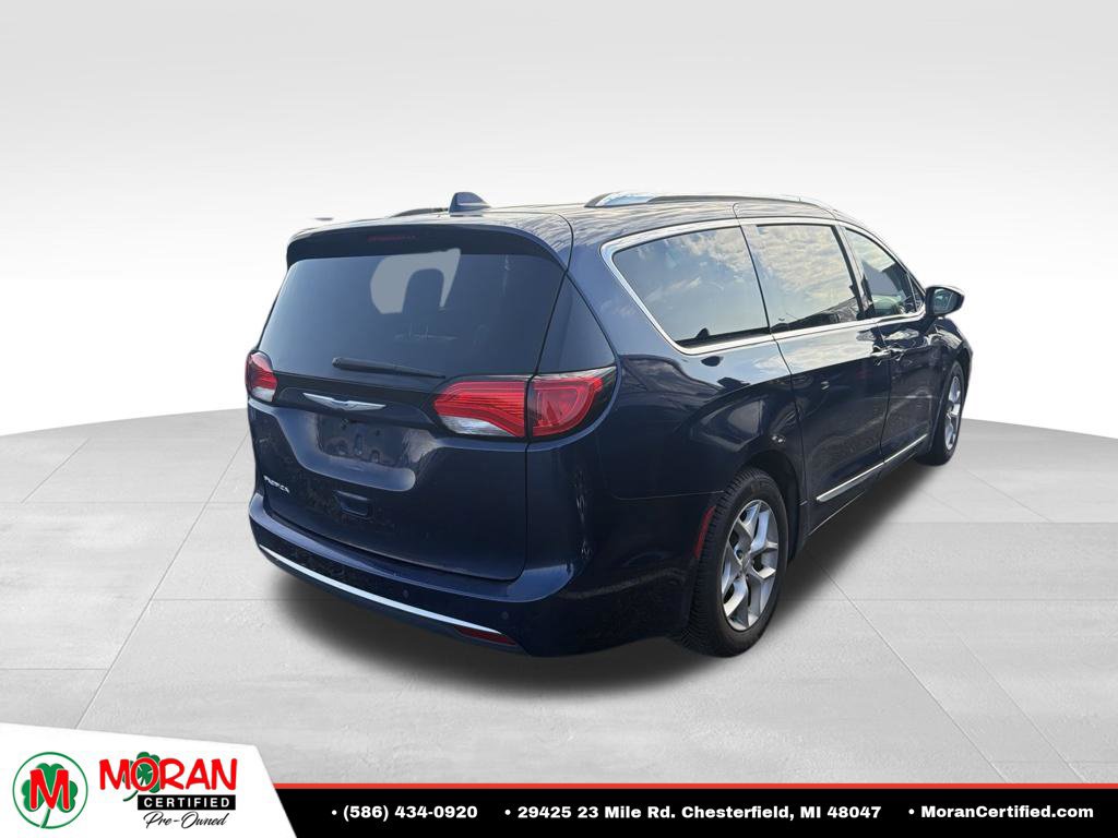 Used 2018 Chrysler Pacifica Touring-L Plus w/ Tire & Wheel Group FWD image 3