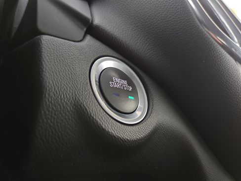 Used 2020 Chevrolet Equinox LT image 25