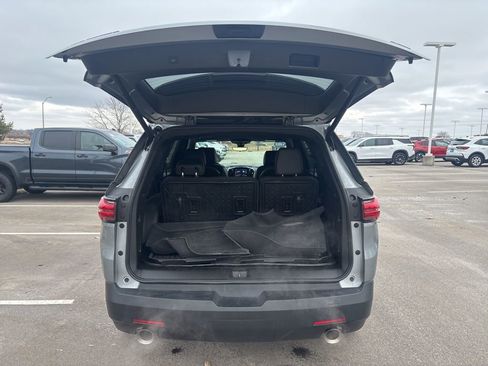 Used 2023 Chevrolet Traverse RS w/ LPO, Floor Liner Package image 12