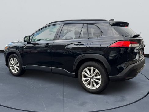 Used 2023 Toyota Corolla Cross LE image 3