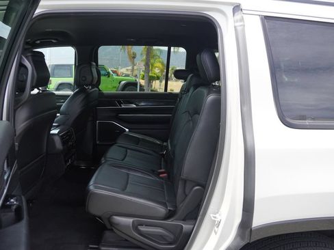 Used 2022 Jeep Wagoneer Series II RWD image 29