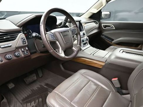 Used 2020 GMC Yukon Denali w/ Open Road Package AWD/4WD image 12