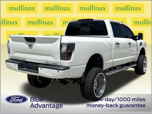 Used 2017 Nissan Titan SV AWD/4WD image 4