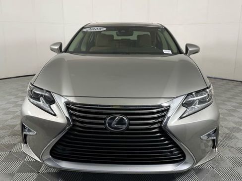 Used 2018 Lexus ES 350 w/ Luxury Package w/Wood Trim image 10