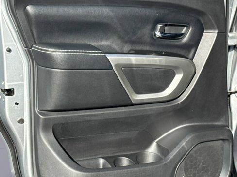 Used 2019 Nissan Titan PRO-4X image 12