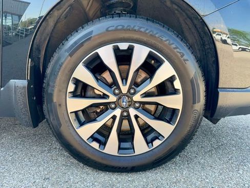 Used 2017 Subaru Outback 3.6R Limited AWD/4WD image 34