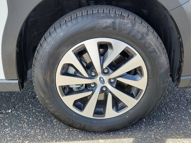 Used 2025 Subaru Outback Premium AWD/4WD image 7