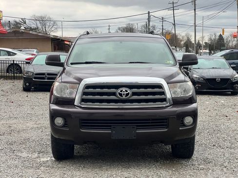 Used 2017 Toyota Sequoia SR5 image 2