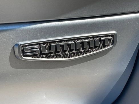 Used 2022 Jeep Grand Cherokee Summit AWD/4WD image 17