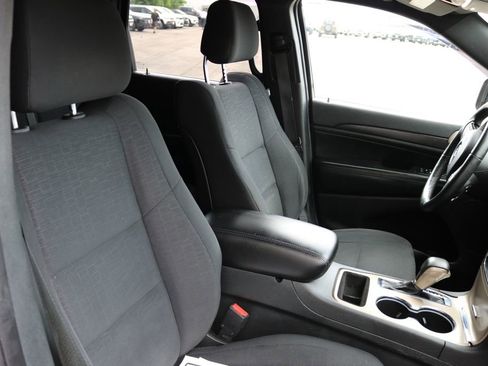 Used 2016 Jeep Grand Cherokee Laredo w/ Quick Order Package 23E image 19