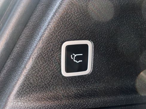 Used 2025 Chrysler Pacifica Limited FWD image 61