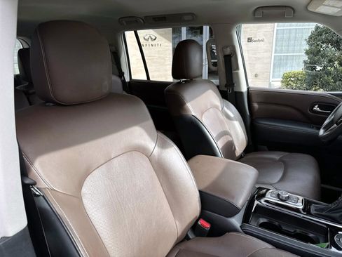 Certified 2024 INFINITI QX80 Premium Select image 17