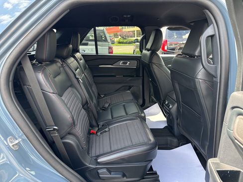 Used 2025 Ford Explorer ST-Line w/ Premium Package image 10