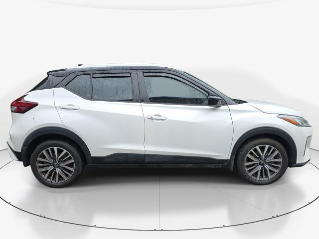 Used 2024 Nissan Kicks SV FWD image 4