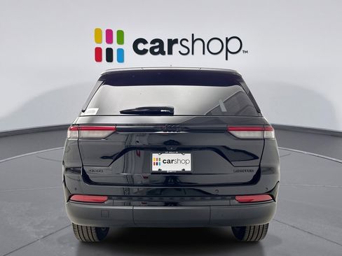 Used 2023 Jeep Grand Cherokee Limited w/ Black Appearance Package image 4