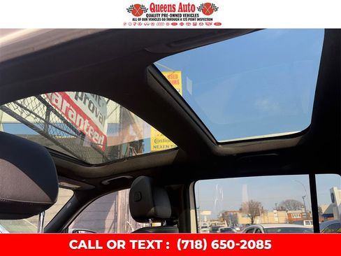 Used 2021 Mercedes-Benz GLB 250 4MATIC w/ Premium Package image 24