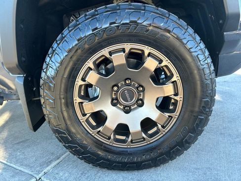 Used 2025 Toyota 4Runner Trailhunter image 32