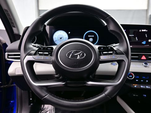 Certified 2023 Hyundai Elantra Limited image 25