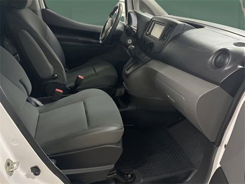Used 2020 Nissan NV200 SV image 11