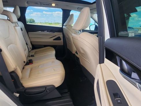 Used 2025 INFINITI QX60 Pure FWD image 25