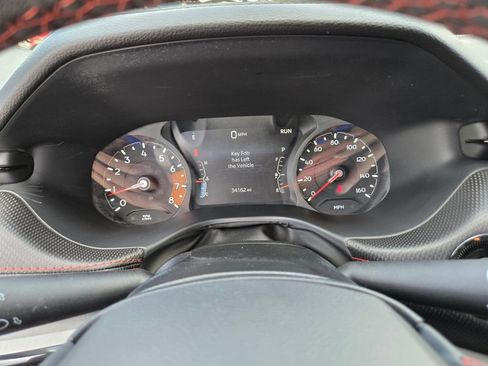 Used 2025 Jeep Compass Trailhawk AWD/4WD image 31