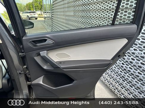 Used 2019 Volkswagen Tiguan SE w/ Panoramic Sunroof Package AWD/4WD image 39