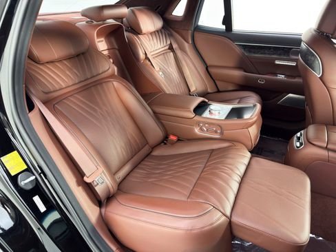 Used 2024 Genesis G90 3.5T image 51