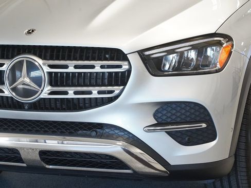 Certified 2025 Mercedes-Benz GLE 450e 4MATIC image 6
