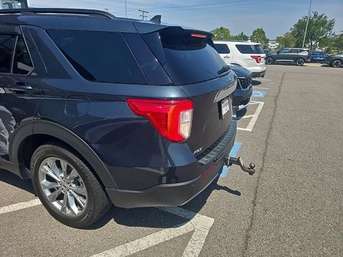 Used 2022 Ford Explorer XLT w/ Equipment Group 202A AWD/4WD image 7