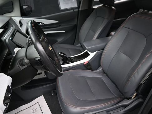 Used 2019 Chevrolet Bolt Premier w/ Infotainment Package FWD image 24