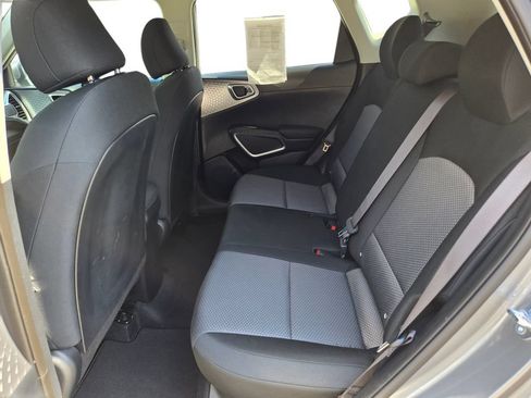 Certified 2025 Kia Soul LX w/ LX Technology Package FWD image 18