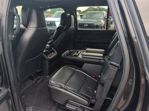 Used 2021 Lincoln Navigator Reserve AWD/4WD image 9