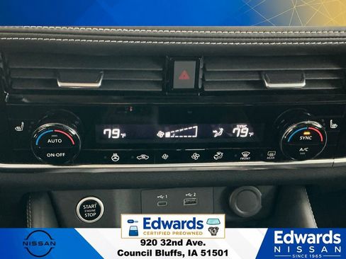 Used 2023 Nissan Rogue Platinum AWD/4WD image 32