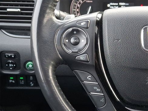 Used 2017 Honda Pilot Touring image 24