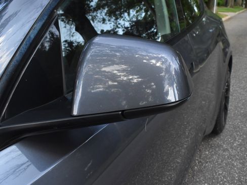 Used 2021 Tesla Model Y Long Range image 16