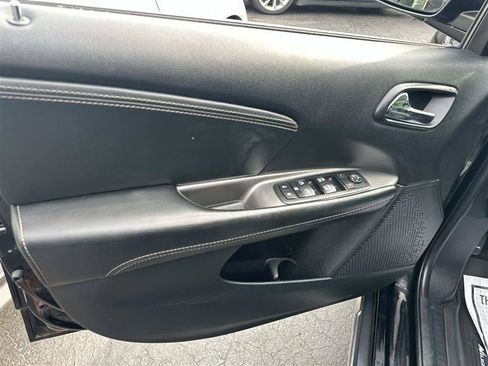 Used 2017 Dodge Journey Crossroad FWD image 8