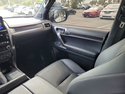 Used 2022 Lexus GX 460 Premium w/ Premium Package image 23