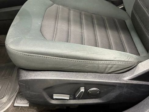 Used 2020 Ford Fusion SE image 12