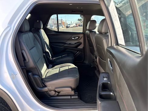 Used 2023 Chevrolet Traverse RS image 15