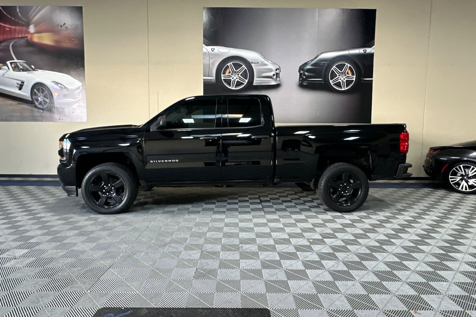 Used 2017 Chevrolet Silverado 1500 W/T w/ Black Out Edition RWD image 7