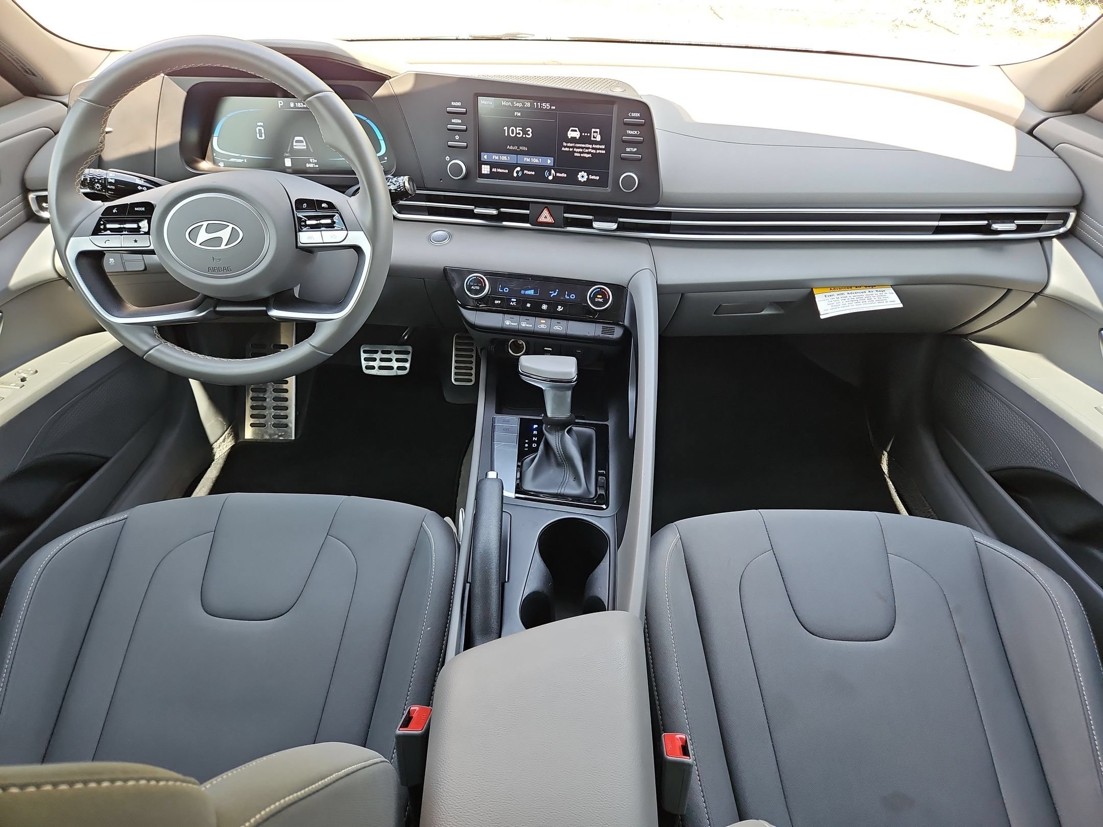 Used 2025 Hyundai Elantra Sport FWD image 15