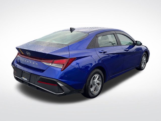 Used 2024 Hyundai Elantra SE FWD image 7