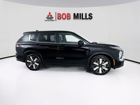 New 2026 Mitsubishi Outlander SE image 8