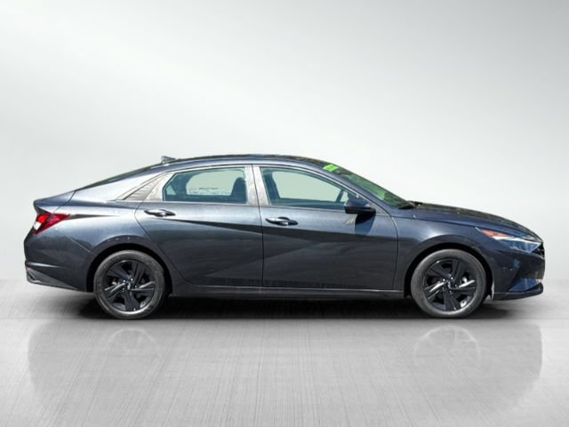 Used 2021 Hyundai Elantra SEL FWD image 3