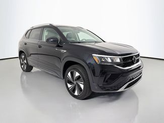 Used 2023 Volkswagen Taos SE w/ Panoramic Sunroof Package AWD/4WD video 1